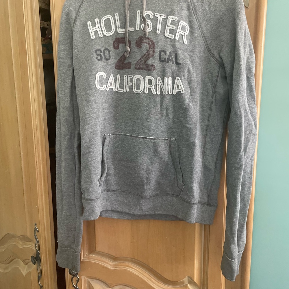 Hollister Gray Pullover Sweatshirt
